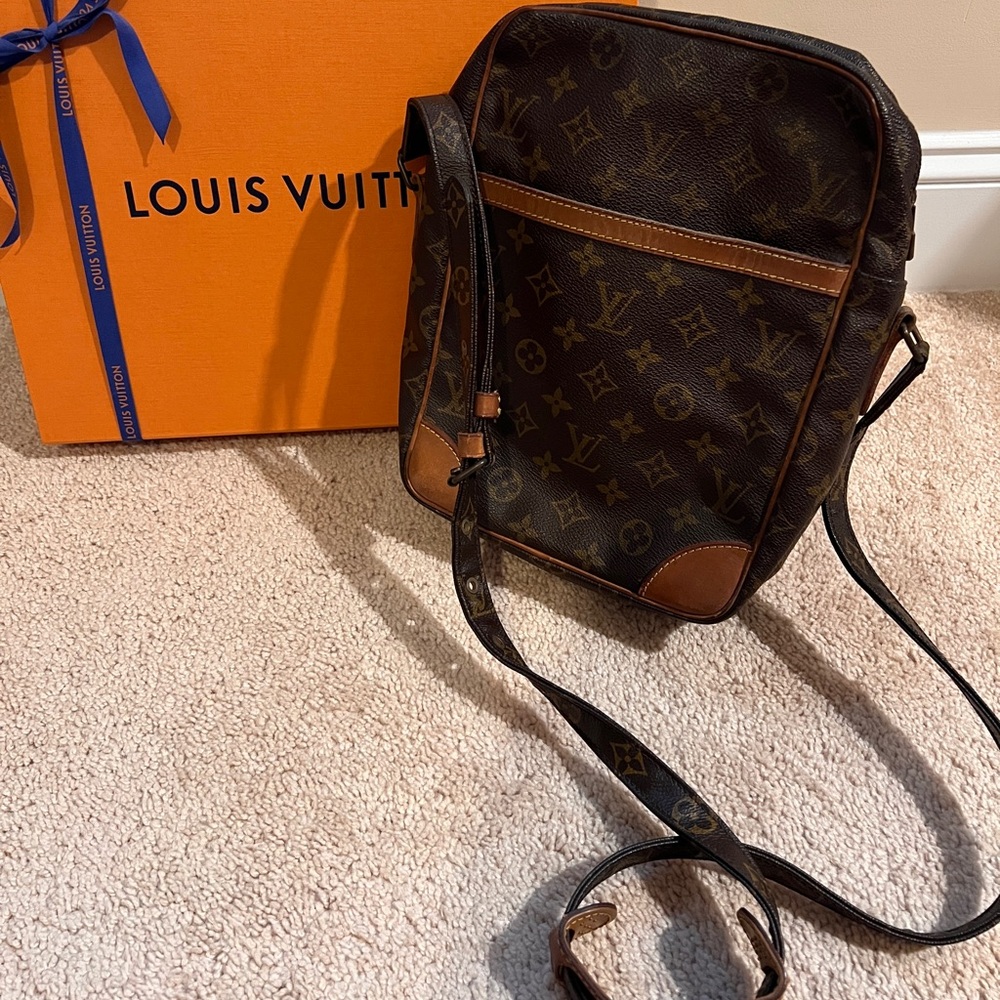 Louis Vuitton Vintage Danube leather crossbody bag
